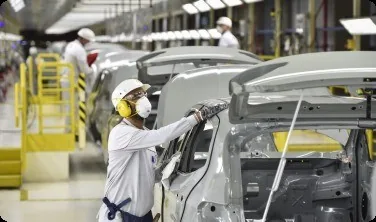 Línea de producción en planta de Stellantis